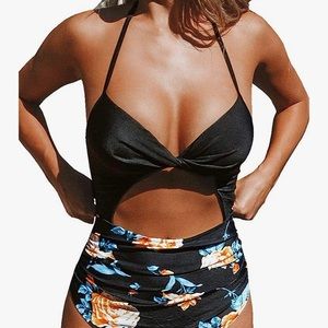 CUPSHE Women's One Piece Swimsuit Twist Cutout Front Crisscross Lace Up Back
